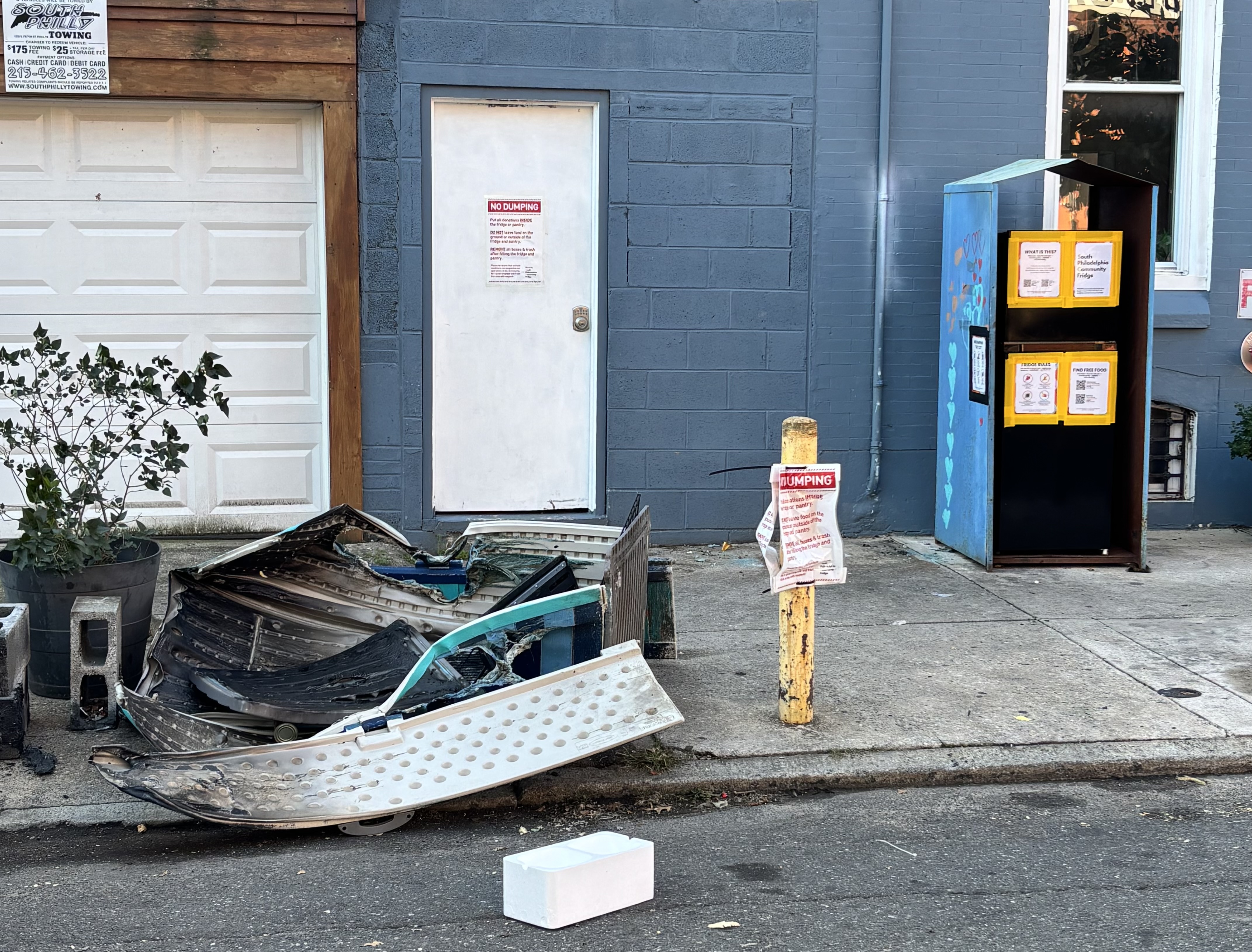 Food pantry burns down at South Philly Community Fridge in Point Breeze — PhillyVoice